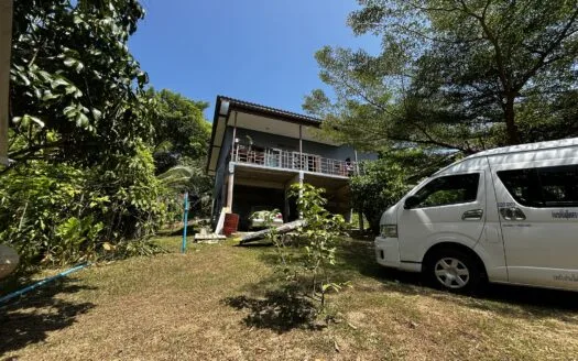 Seaview House 3 bedrooms to Renovate in Panwa