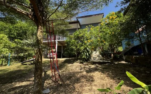 Seaview House 3 bedrooms to Renovate in Panwa