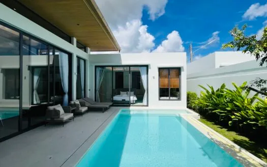 Luxury 4 Bedrooms Pool Villa in Chalong for Rent