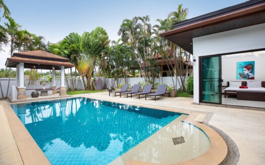 Traditional Pool Villa 3 bedrooms in Rawai – Kokyang