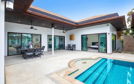Traditional Pool Villa 3 bedrooms in Rawai – Kokyang