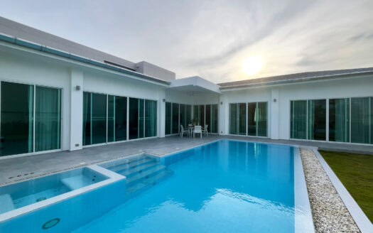 Pool Villa 3 bedrooms for Rent in Rawai – Kokyang