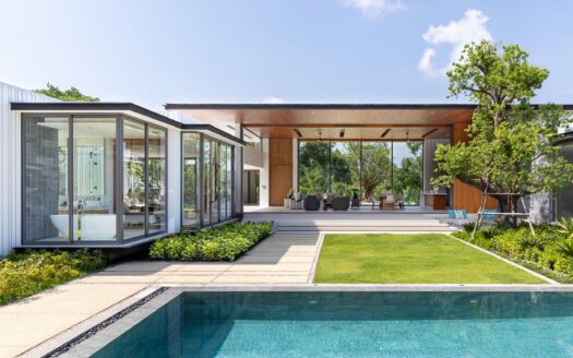 Modern Luxury 3 bedrooms Pool Villa in Chalong Bay