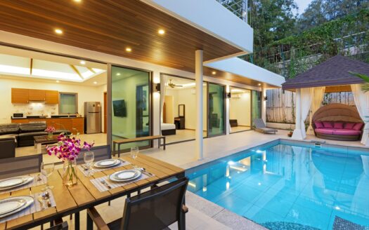 Private 4 bedrooms Pool Villa in Rawai