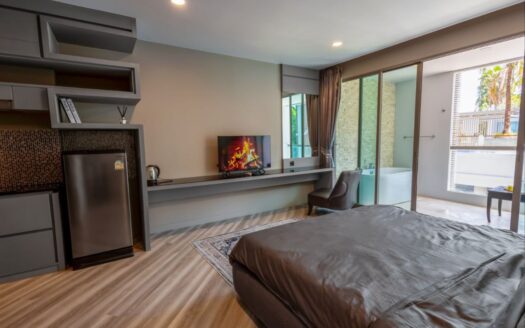 Luxury Studio Condo 600m from Bangtao Beach