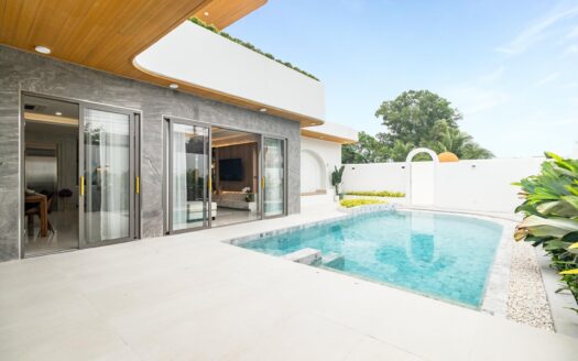 Modern Tropical Pool Villa 3 bedrooms in Si Sunthon