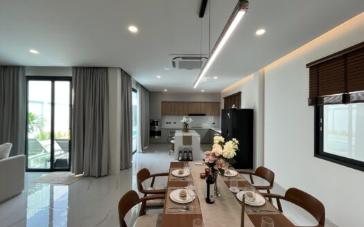 Modern Pool Villa 5 bedrooms in Rawai – Pattana