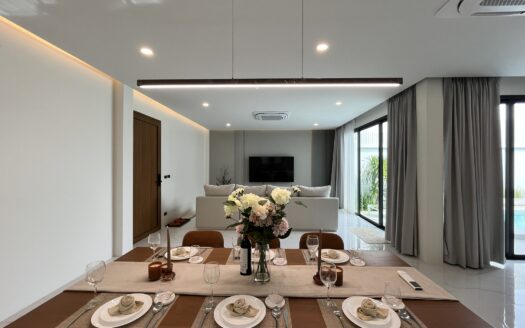 Modern Pool Villa 5 bedrooms in Rawai – Pattana