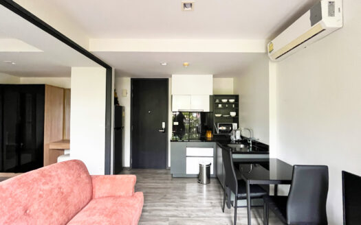 Modern 1 Bedroom Condo at The Deck Patong – Prime Location & High ROI